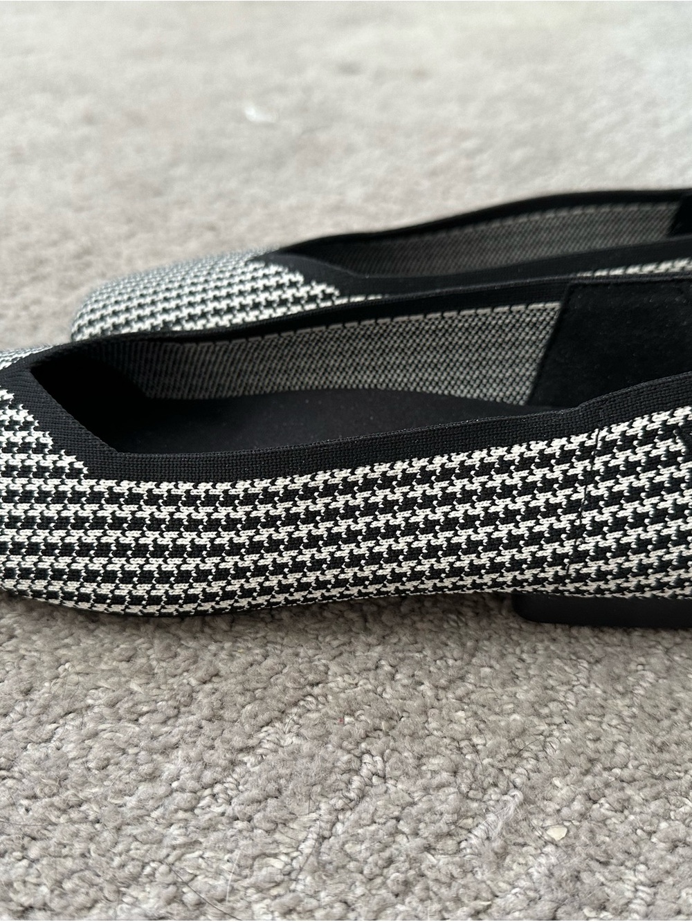 Black and White Houndstooth Women's Ballet Flats